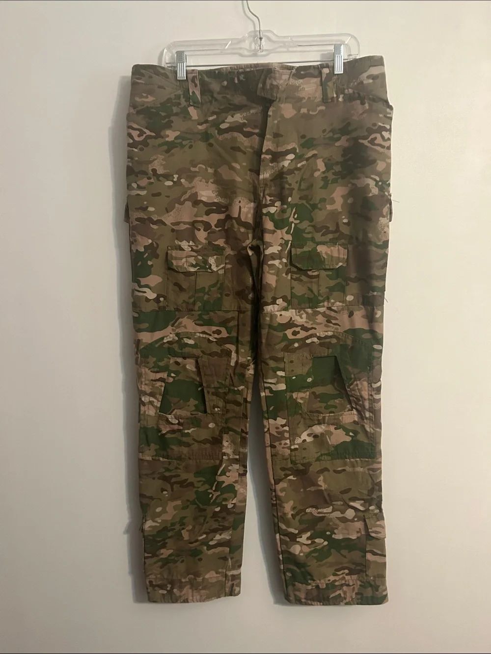 CamouflageāTactical Cargo Pants - Green Camo
